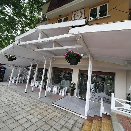 Lotos Hotel *